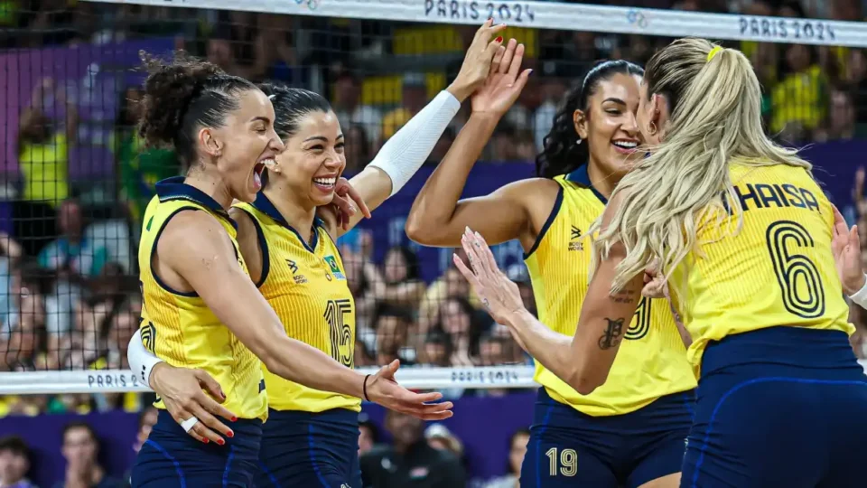 Brasil vence Japão e está nas quartas no vôlei feminino