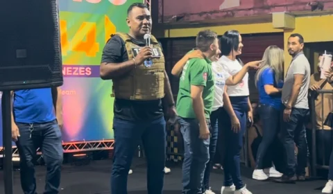 Candidato a vereador, Repórter Eudogio, realiza caminhada na Compensa e participa de reunião no Santo Agostinho