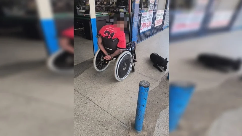 VEJA VÍDEO: empresário nega R$ 10 a cadeirante e leva 2 tiros como resposta