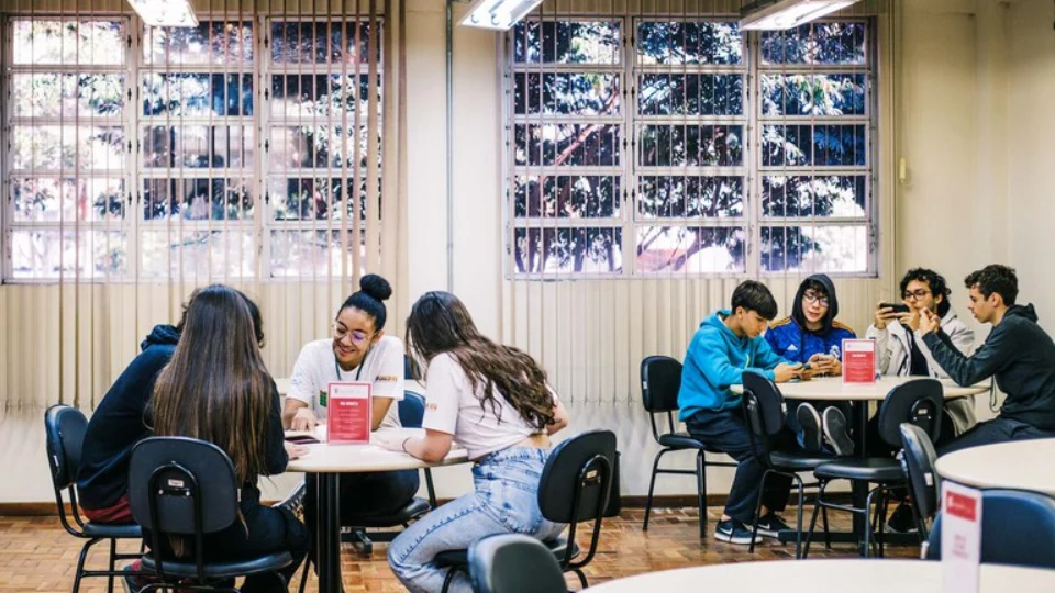 Saiba o que muda no Ensino Médio em 2025