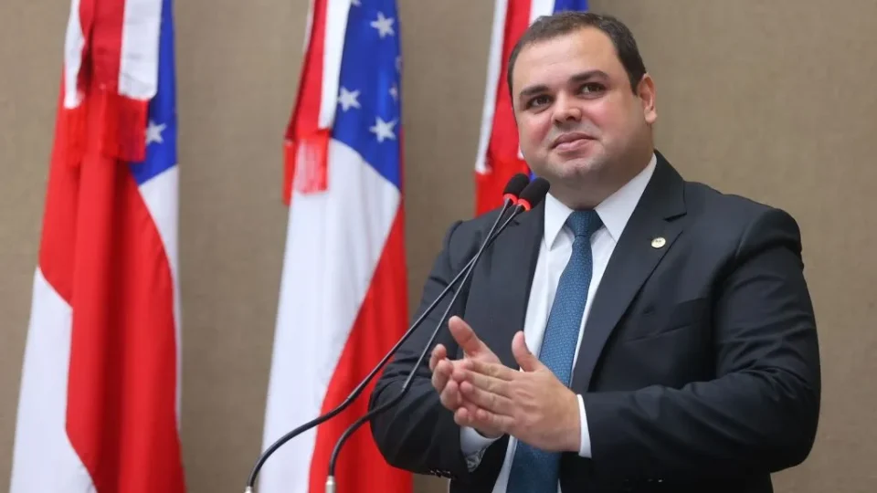 Roberto Cidade lança candidatura à Prefeitura de Manaus em convenção que referenda nomes de postulantes à Câmara Municipal