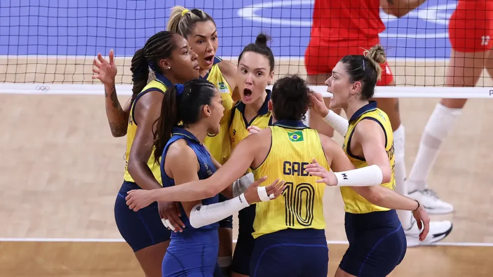 Brasil supera Turquia e conquista bronze no vôlei feminino em Paris