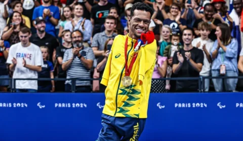 Nadador Gabriel Araújo conquista 1º ouro do Brasil na Paralimpíada