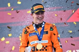 Piastri supera Leclerc e vence no GP do Azerbaijão em meio ao caos no final da corrida 