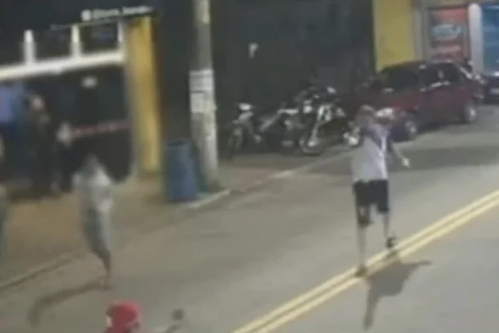 Veja Vídeo: homem é executado por ciúmes causado por beijo no rosto