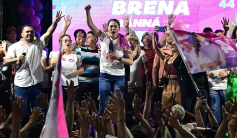 Brena Dianná lidera pesquisa para a Prefeitura de Parintins com 12% de vantagem