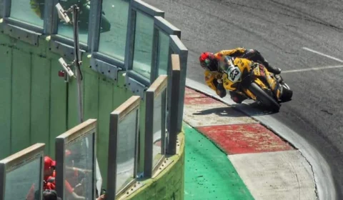 Piloto italiano de Superbikes morre em queda na Alemanha aos 32 anos