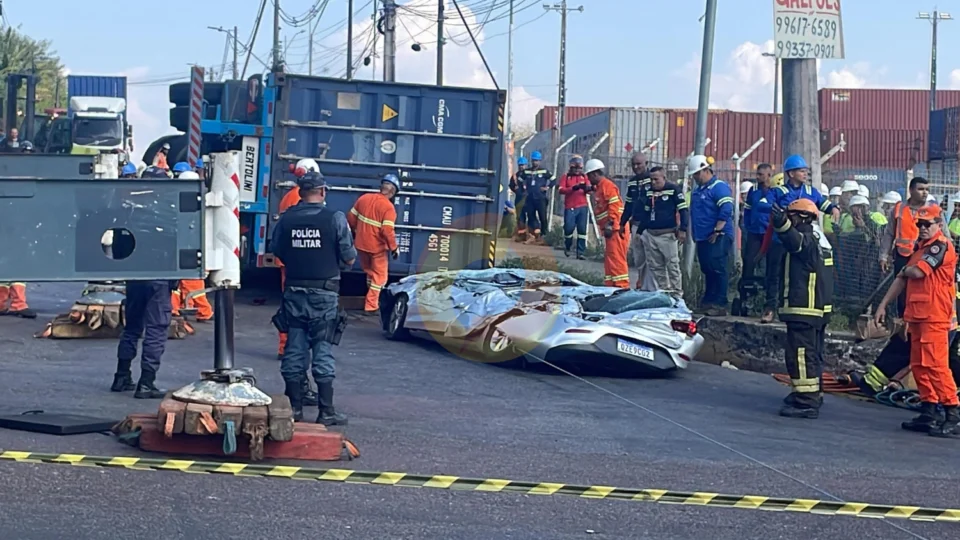 Carreta: PM informou que escutou buzina após carro ser esmagado