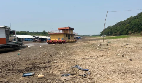 Vídeo: ‘temos que caminhar mais de 2km’, diz morador sobre seca no Lago do Puraquequara