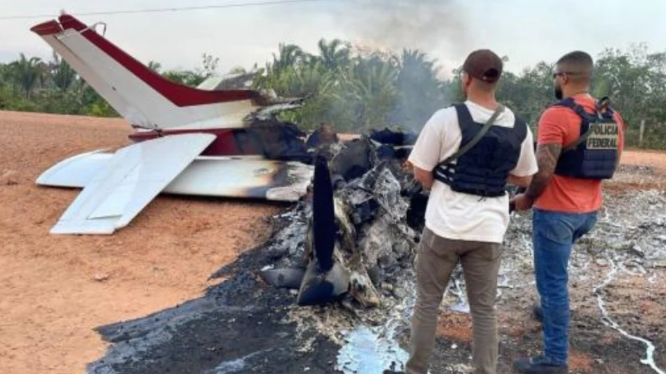 Descubra a verdade por trás de avião interceptado e incendiado na BR-319