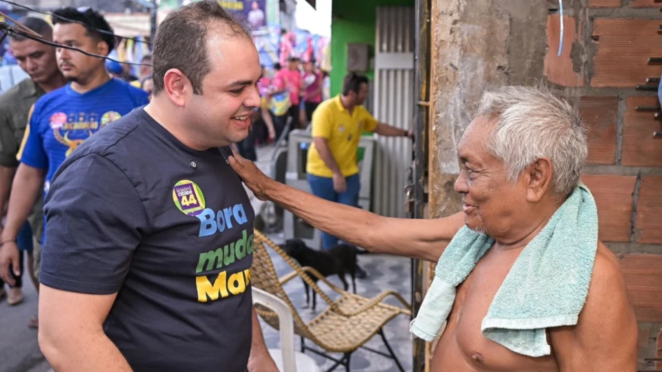 Coligação de Roberto Cidade faz quatro caminhadas simultâneas em bairros de Manaus