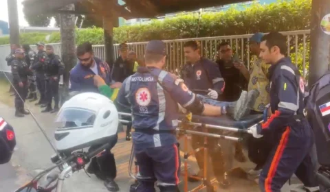 Veja o vídeo: confira o momento em que baleados são resgatados após ataque no Parque 10