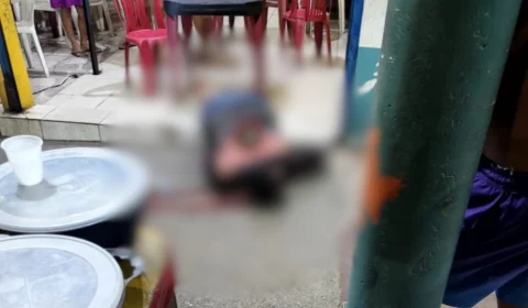 Vídeo: entregador é assassinado enquanto merendava no Jorge Teixeira