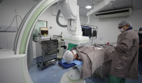 Governo do Amazonas promove mutirão de cateterismo e angioplastia beneficiando mais de 300 pacientes