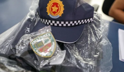 Governo do Amazonas entrega fardamentos de mil alunos soldados que reforçarão o efetivo da Polícia Militar