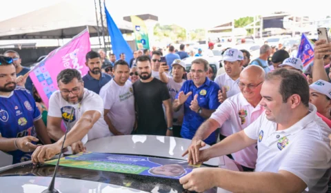 Roberto Cidade cria QG para adesivagem de veículos em Manaus; inauguração teve mais de 600 carros