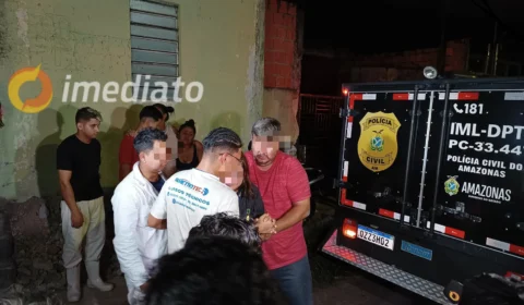 Homem é morto a tiros após criminosos invadirem residência no bairro Novo Aleixo