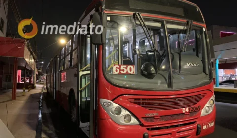 Cinco bandidos tocam o terror durante assalto a ônibus da linha 650 no bairro Japiim