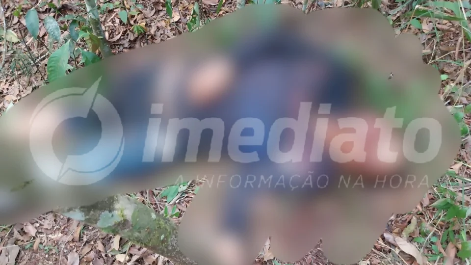 Homem é encontrado morto com vários tiros em ramal na AM-010