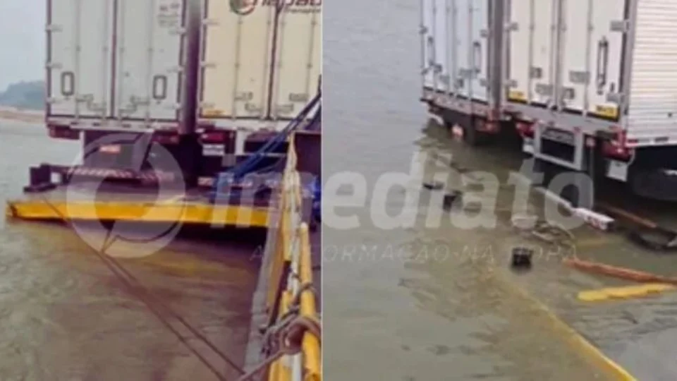 Empurrador de balsa encalha no Rio Madeira com 35 veículos a bordo