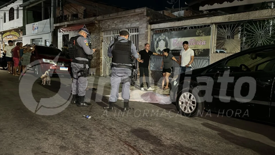 Homem com tornozeleira eletrônica é executado a tiros no bairro Compensa 2