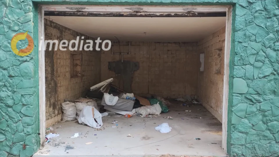 Corpo é encontrado dentro de sacola em garagem no Centro de Manaus