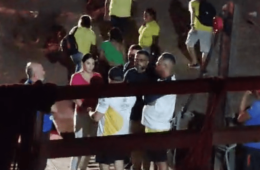 Bi Garcia e Mateus Assayag tentam impedir distribuição de cestas básicas em Parintins