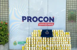 Procon-AM apreende 452 latas de leite em pó adulteradas na zona norte de Manaus