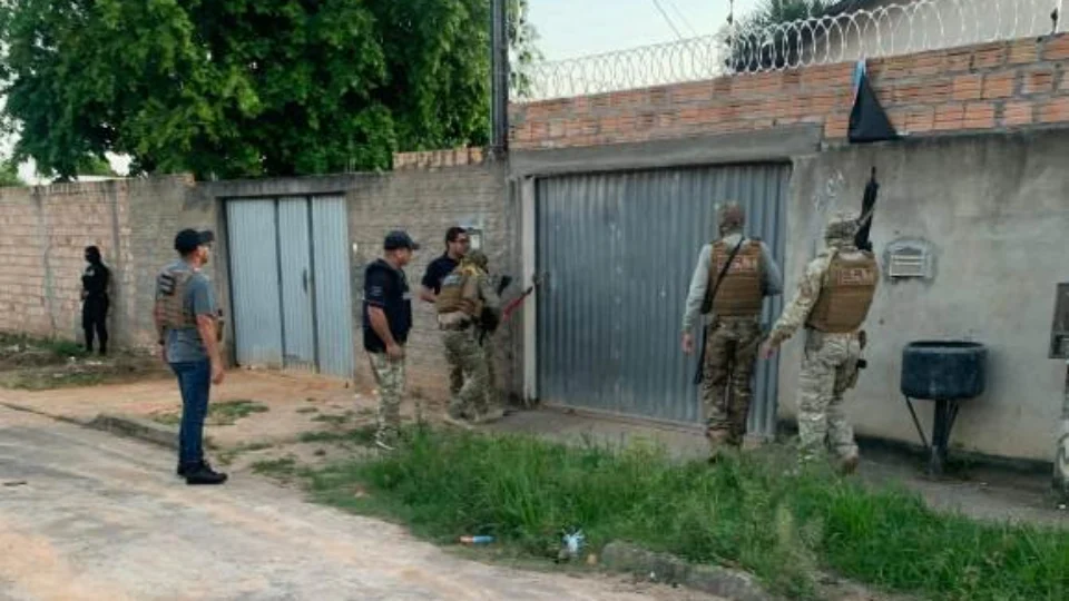 Polícia cumpre mandados de prisão contra dois investigados por roubo em Roraima