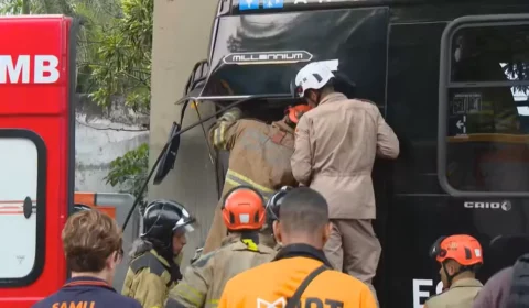 Colisão de BRT contra pilar deixa 66 feridos e 5 em estado grave no Rio