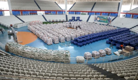 Governo do AM envia alimentos, água potável e insumos para comunidades afetadas pela seca no interior