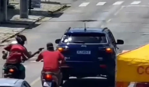 Vídeo: homem é executado no momento em que pilotava moto em João Pessoa