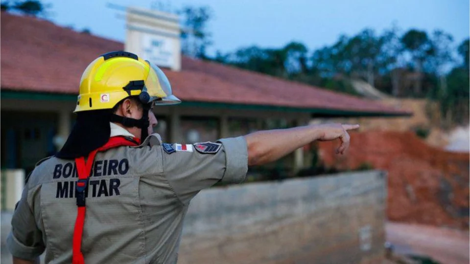 Manacapuru: equipes de resgate retomam buscas por desaparecidos após deslizamento