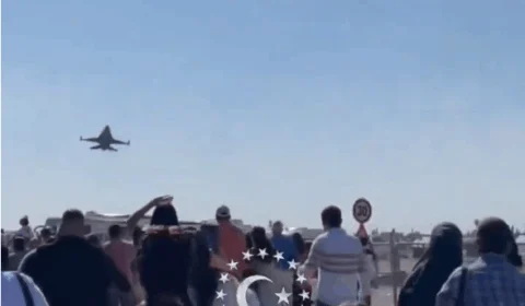 VEJA: Caça da Força Aeréa Turca quase atinge público durante manobra em alta velocidade