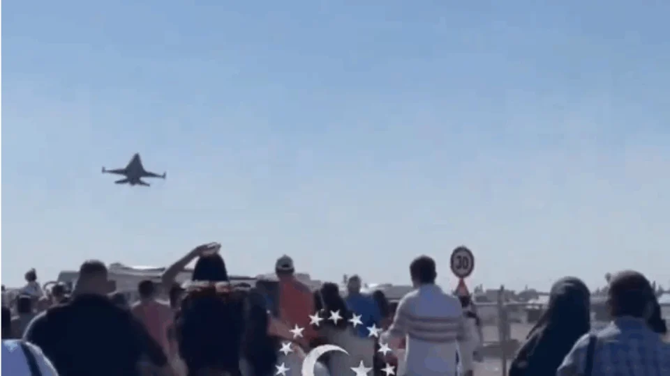 VEJA: Caça da Força Aeréa Turca quase atinge público durante manobra em alta velocidade