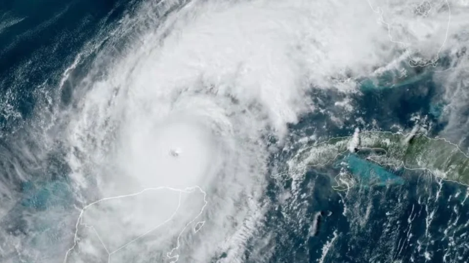 Por que Milton? Entenda como os nomes dos furacões são escolhidos