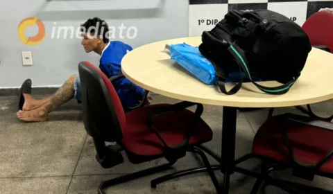 VÍDEO: homem é preso após furtar mercadoria de comerciante no terminal 2 em Manaus