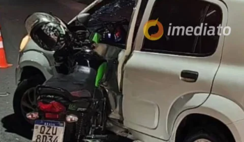 Motociclista morre ao colidir em carro na avenida Autaz Mirim