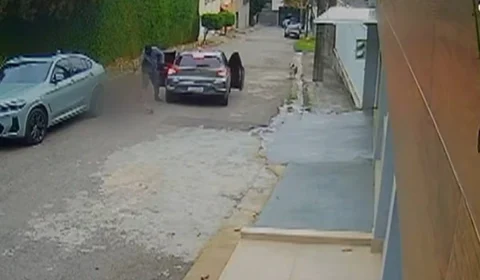 VEJA VÍDEO: ex-policial militar é executado por suspeitos encapuzados na porta de casa