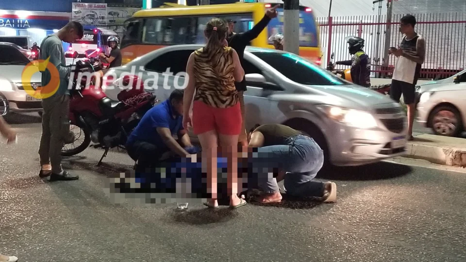 Idoso fica gravemente ferido após ser atropelado por carro no bairro Jorge Teixeira