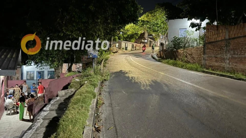 Moradores pedem providências após acidentes constantes em curva no bairro Terra Nova 2