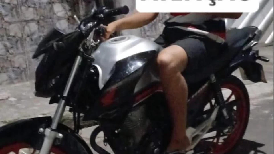 VÍDEO: bandidos roubam moto no bairro Monte Sião e proprietário pede ajuda para encontrá-la