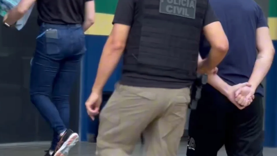 Fim de jogo: homem oferecia dinheiro e ‘cartões de presente’ em troca de favores sexuais com menores