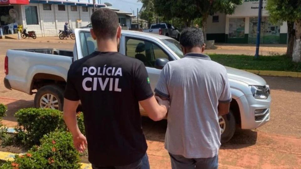 Vizinho aproveitada ausência do pai para abusar de criança de 5 anos no Amazonas