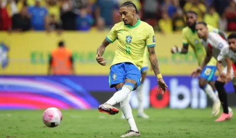 Com golaços e pênalti, Brasil goleia Peru por 4 a 0 pelas Eliminatórias