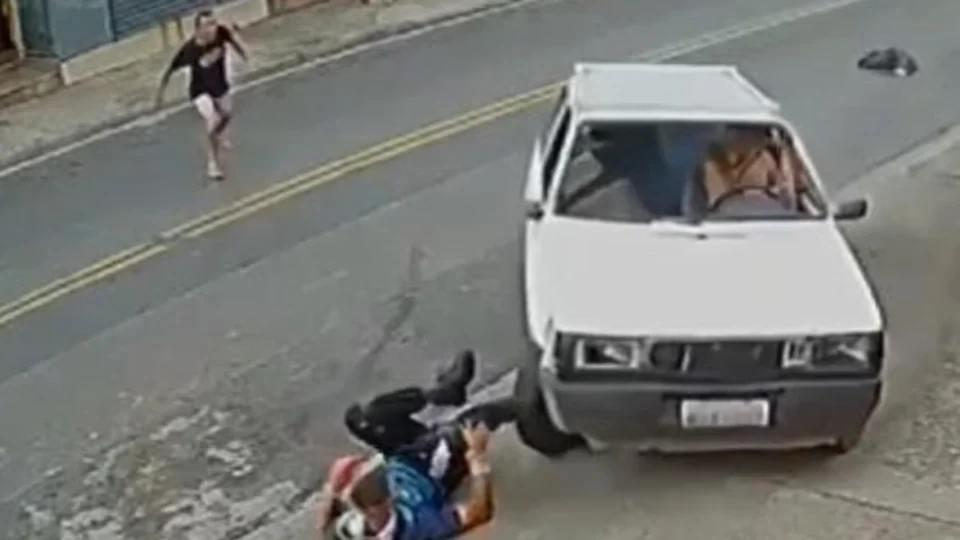 VEJA VÍDEO: homem morre após ser atropelado 3 vezes de propósito