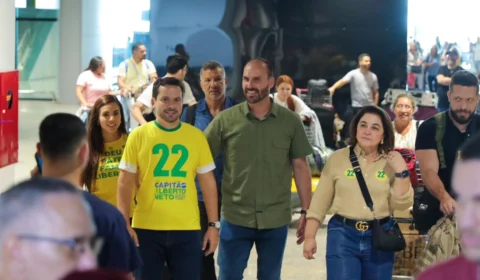 Eduardo Bolsonaro chega em Manaus para apoiar Capitão Alberto Neto e Professora Maria do Carmo