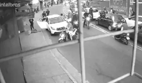 Veja Vídeo: motorista passa mal e atropela 5 pessoas em ponto de ônibus