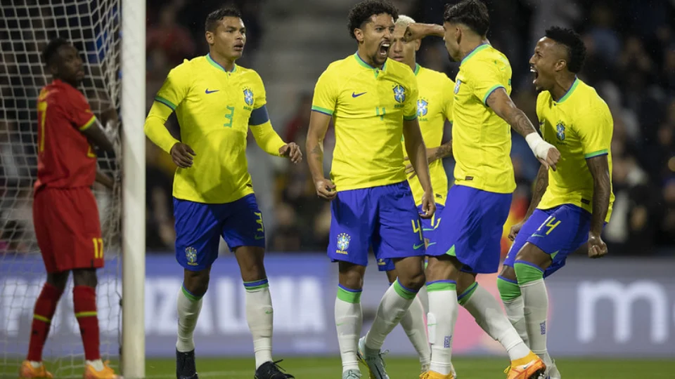 Brasil vence o Chile de virada e sobe para a quarta posição das Eliminatórias Sul-Americanas