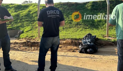 Corpo de jovem é encontrado enrolado em lona preta em ramal no bairro Lago Azul